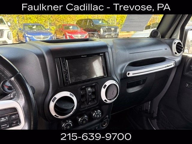 2014 Jeep Wrangler Unlimited Polar Edition