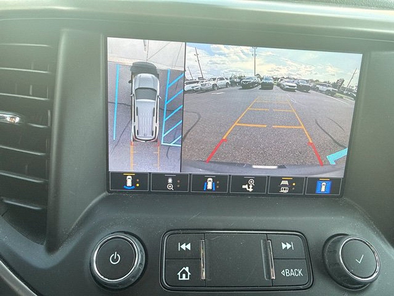 2023 GMC Acadia AT4