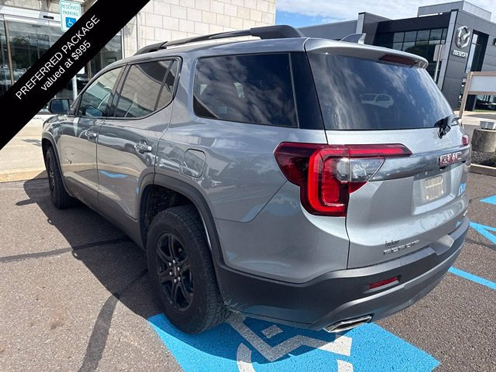 2023 GMC Acadia AT4