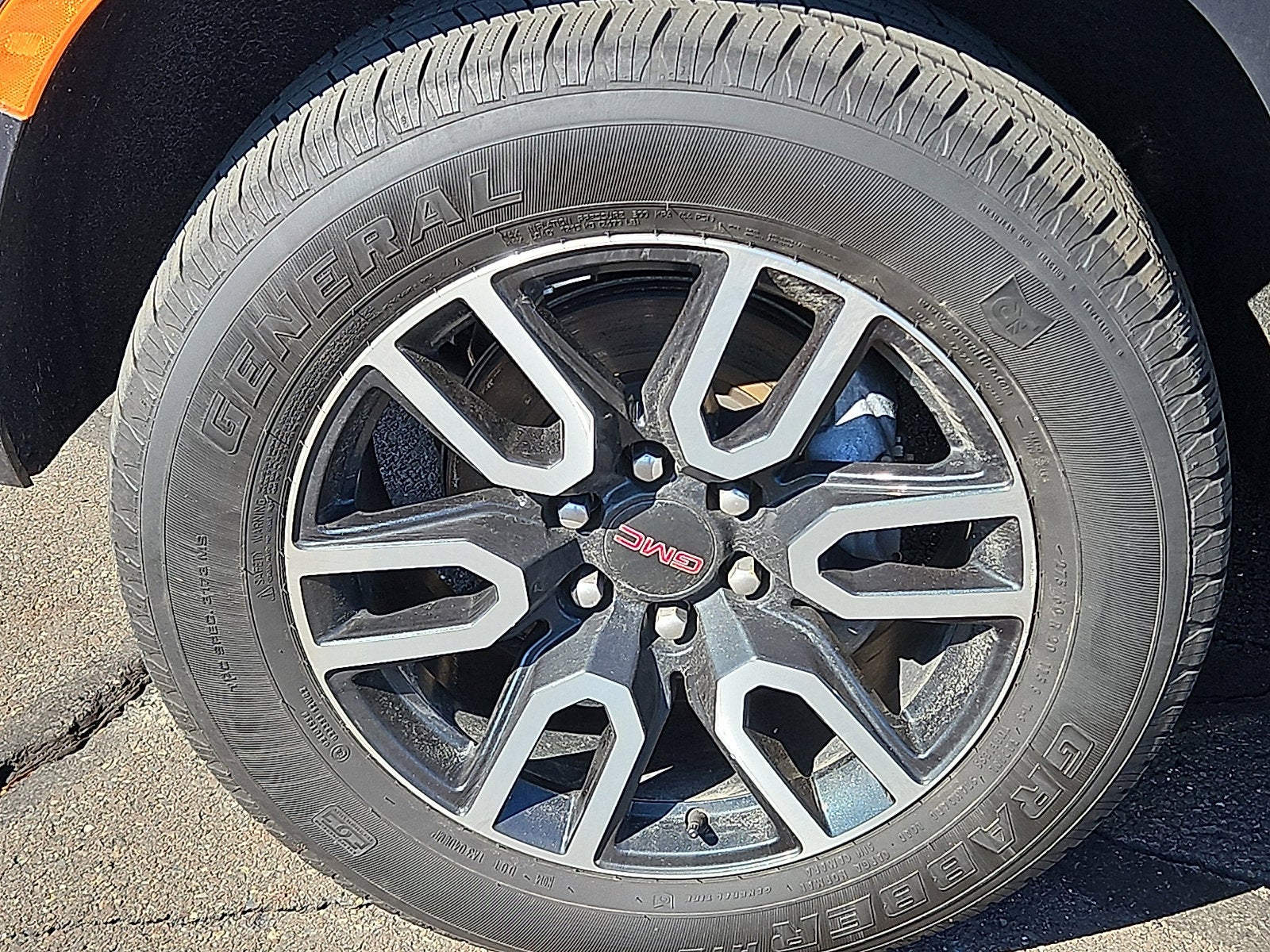 2022 GMC Yukon AT4
