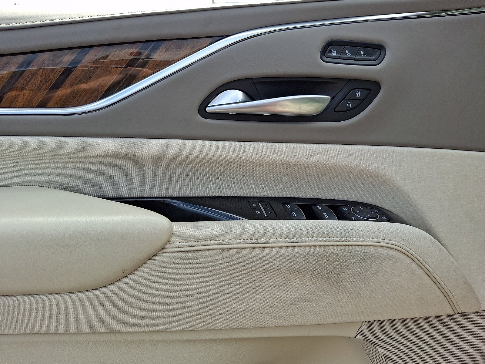 2022 Cadillac Escalade ESV Premium Luxury Platinum