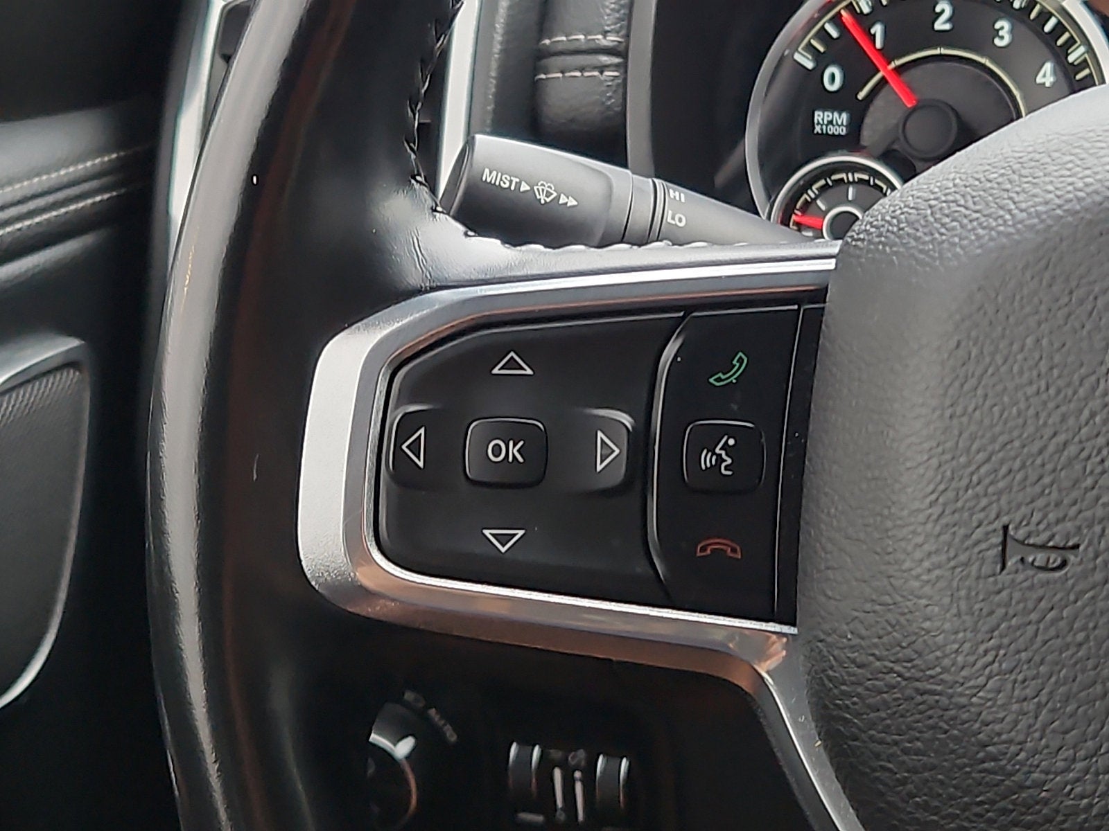 2021 RAM 1500 Laramie Crew Cab 4x4 5'7" Box