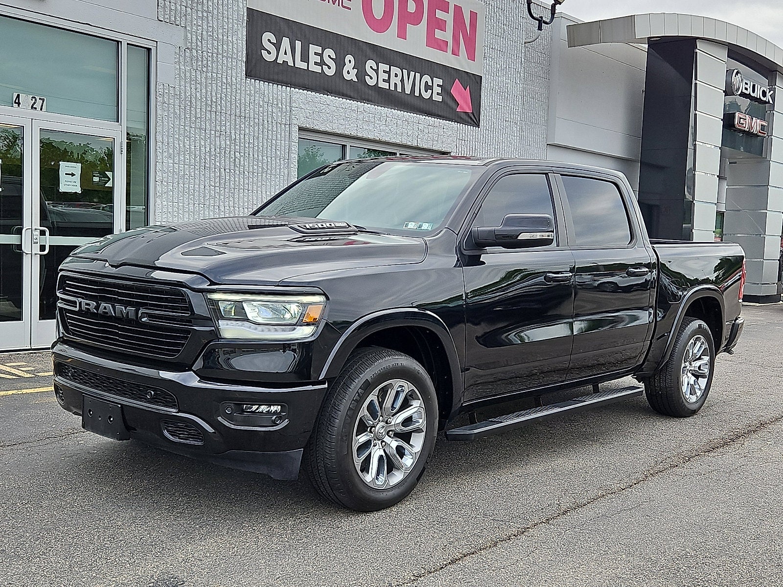 2021 RAM 1500 Laramie Crew Cab 4x4 5'7" Box