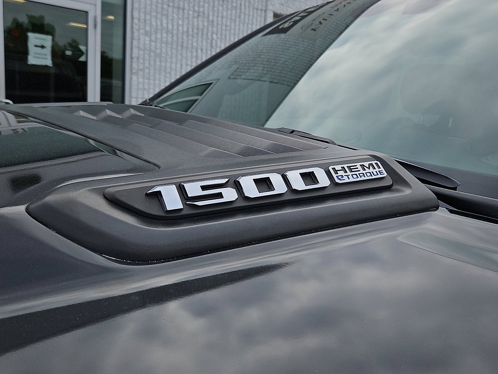 2021 RAM 1500 Laramie Crew Cab 4x4 5'7" Box