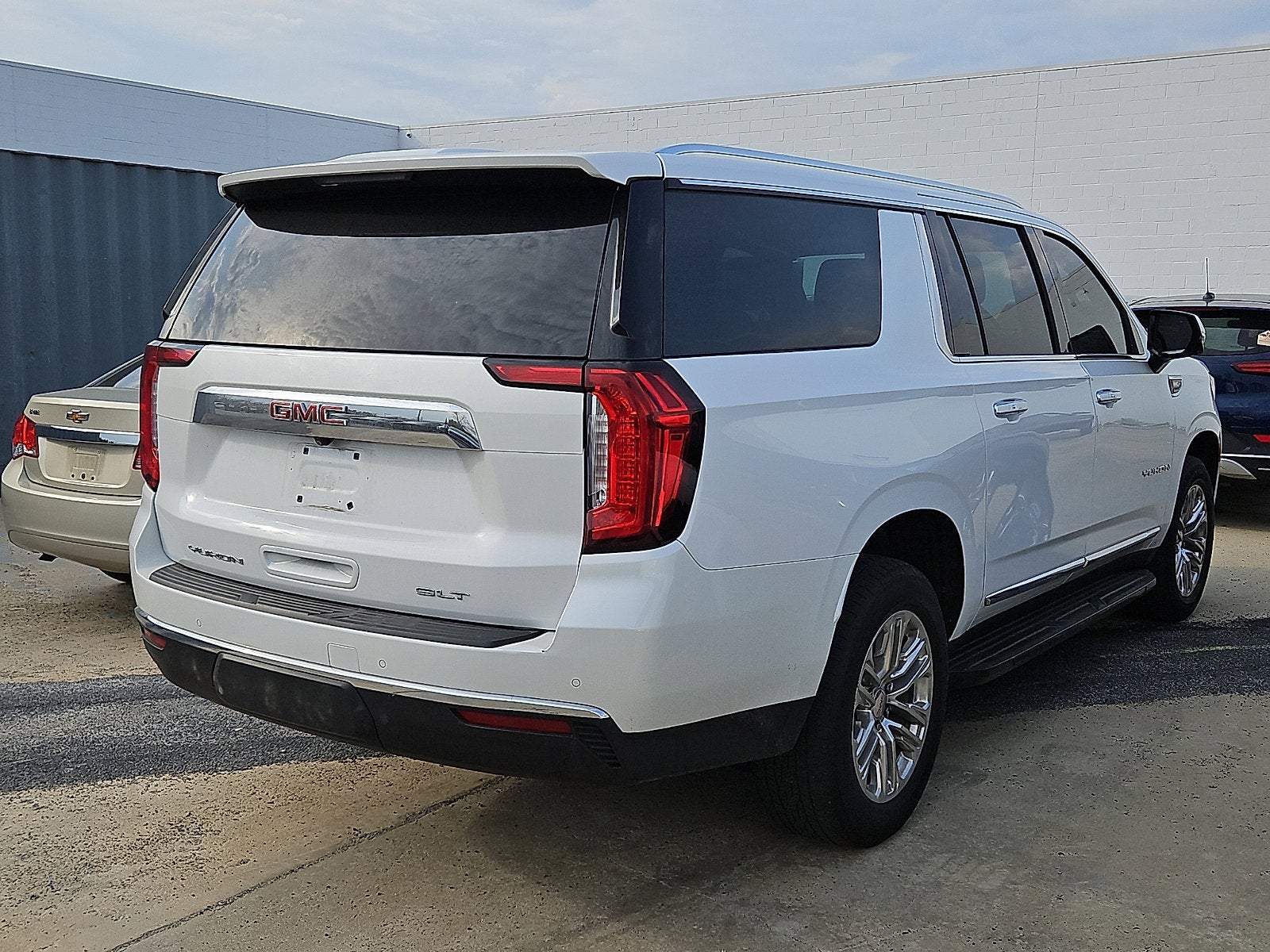 2023 GMC Yukon XL SLT