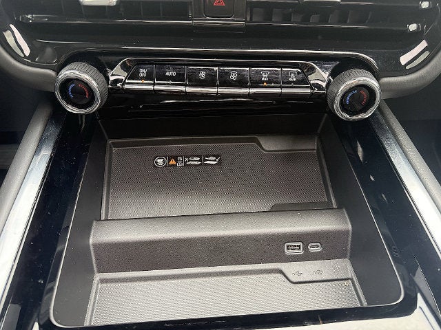 2025 Chevrolet Suburban LT