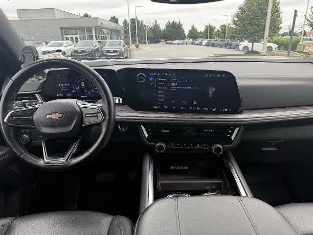 2025 Chevrolet Suburban LT
