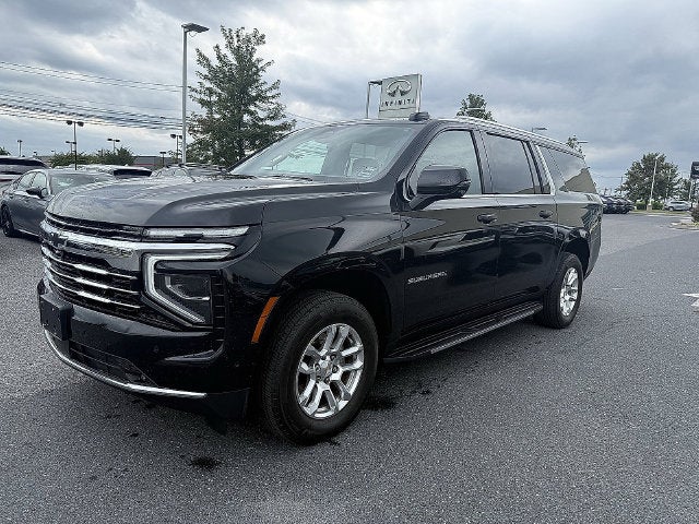 2025 Chevrolet Suburban LT