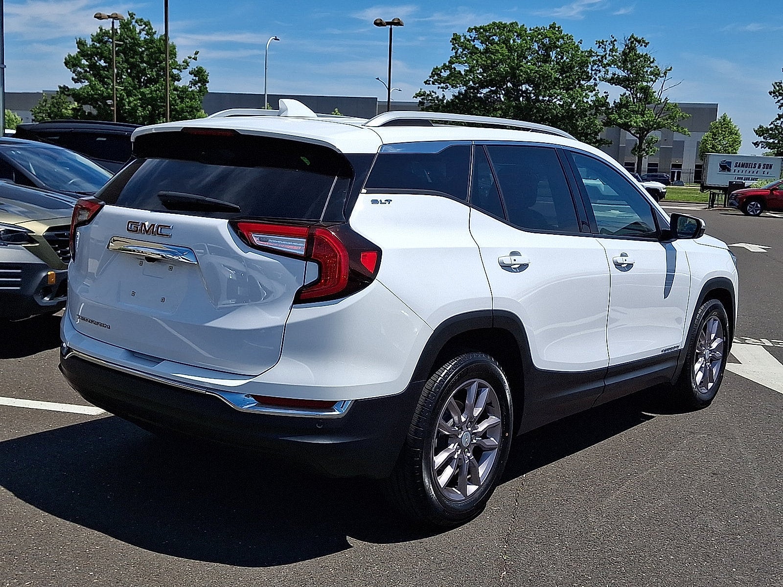 2023 GMC Terrain SLT