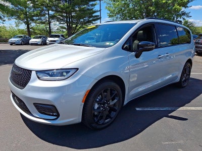 2026 Chrysler Pacifica Limited AWD