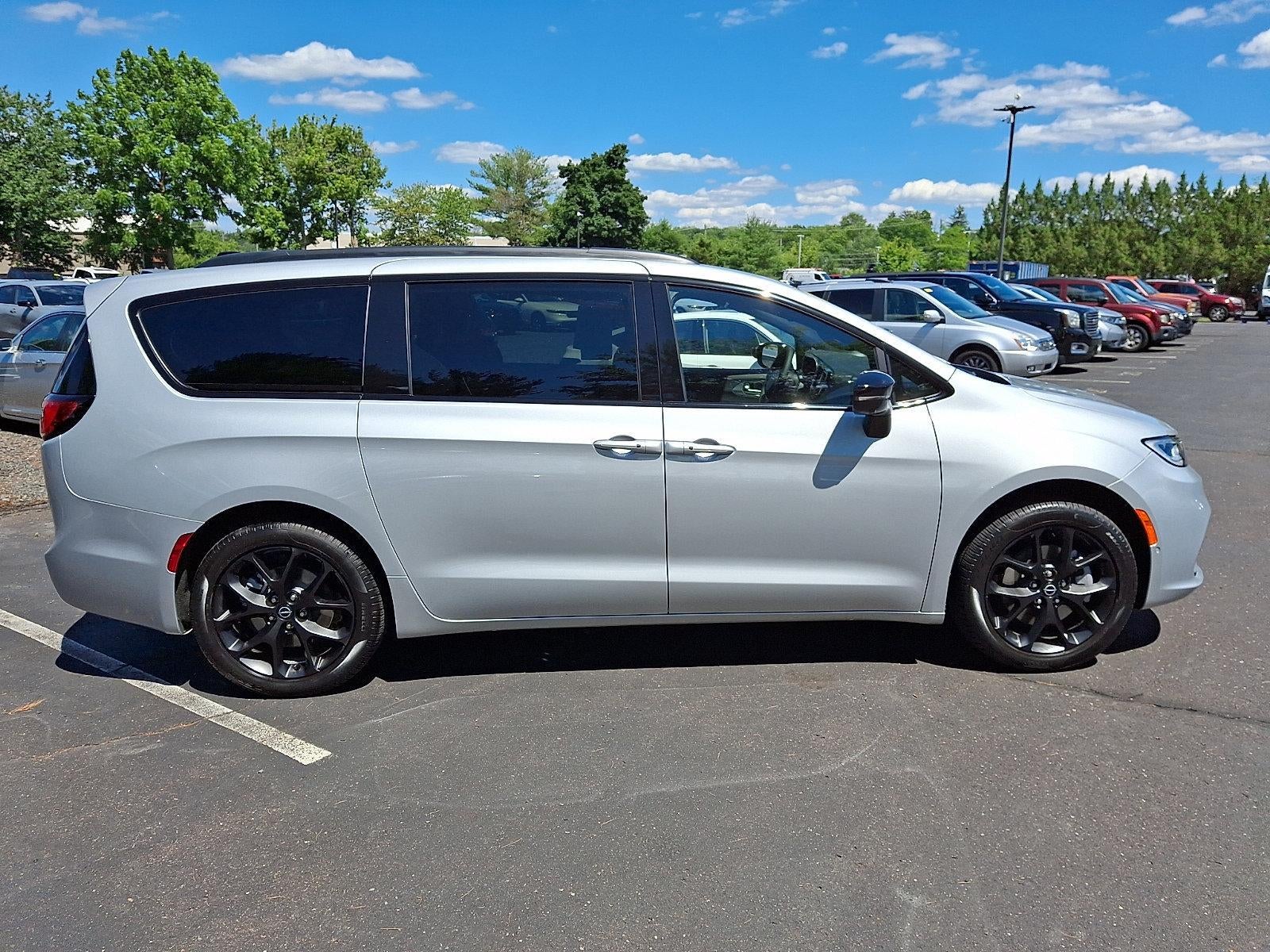 2026 Chrysler Pacifica Limited AWD