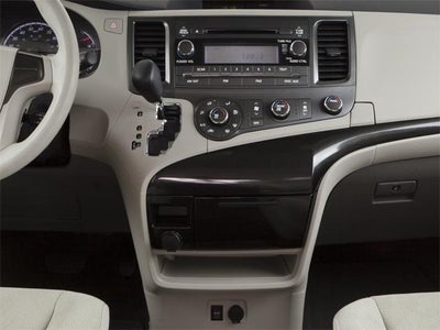 2013 Toyota Sienna 5dr 8-Pass Van V6 LE FWD (Natl)