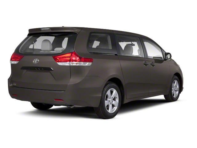 2013 Toyota Sienna 5dr 8-Pass Van V6 LE FWD (Natl)