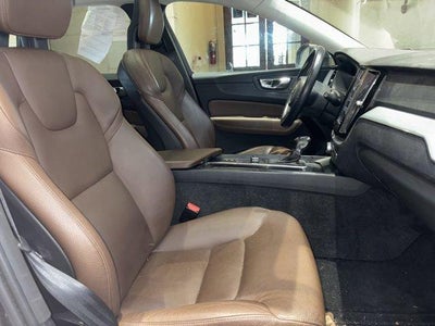 2018 Volvo XC60 T5 AWD Momentum