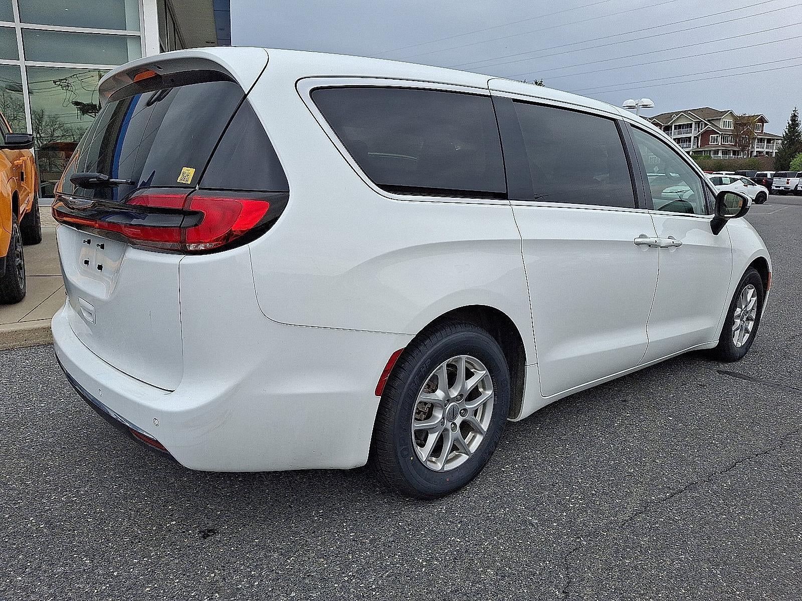 2023 Chrysler Pacifica Touring L FWD