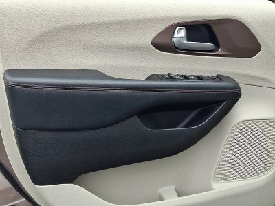 2017 Chrysler Pacifica Touring-L Plus FWD