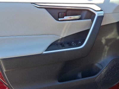 2020 Toyota RAV4 XLE AWD (Natl)