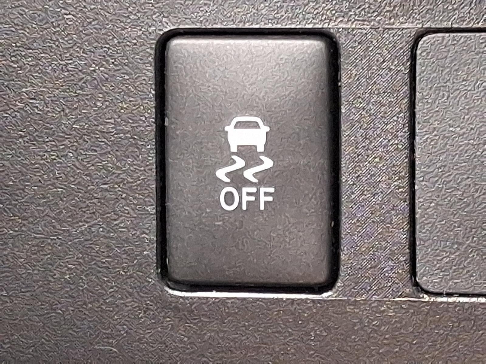 2023 Toyota Tacoma 4WD 4WD SR Double Cab 5' Bed V6 AT (Natl)