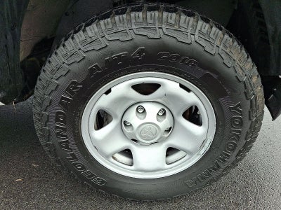 2023 Toyota Tacoma 4WD 4WD SR Double Cab 5' Bed V6 AT (Natl)