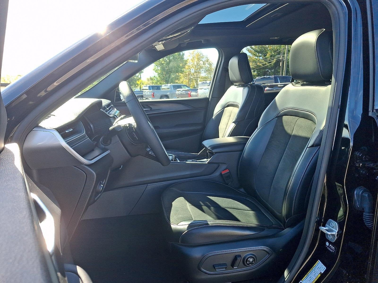 2025 Jeep Grand Cherokee Altitude 4x4