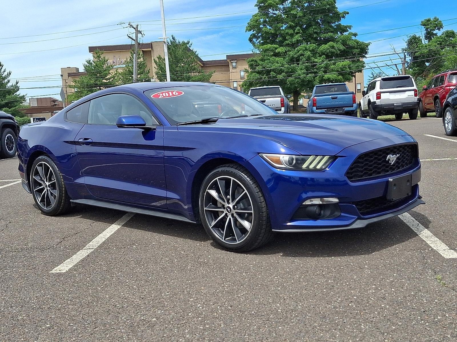 2016 Ford Mustang 2dr Fastback EcoBoost
