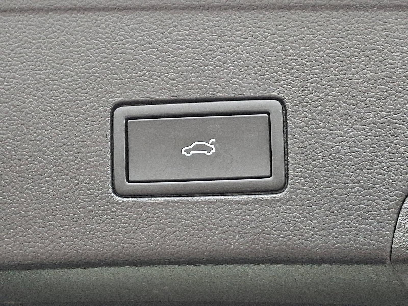 2025 Volkswagen Atlas Cross Sport 2.0T SE w/Technology 4MOTION