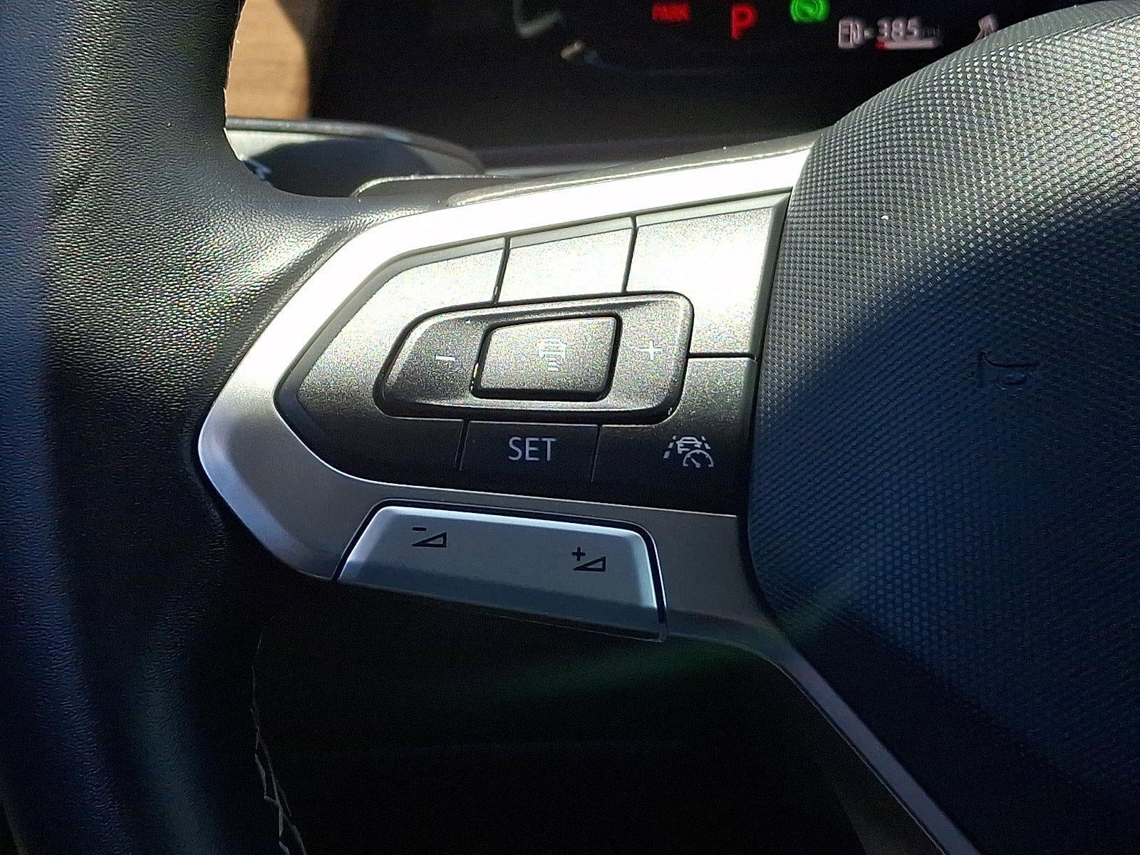 2025 Volkswagen Atlas 2.0T SE w/Technology FWD