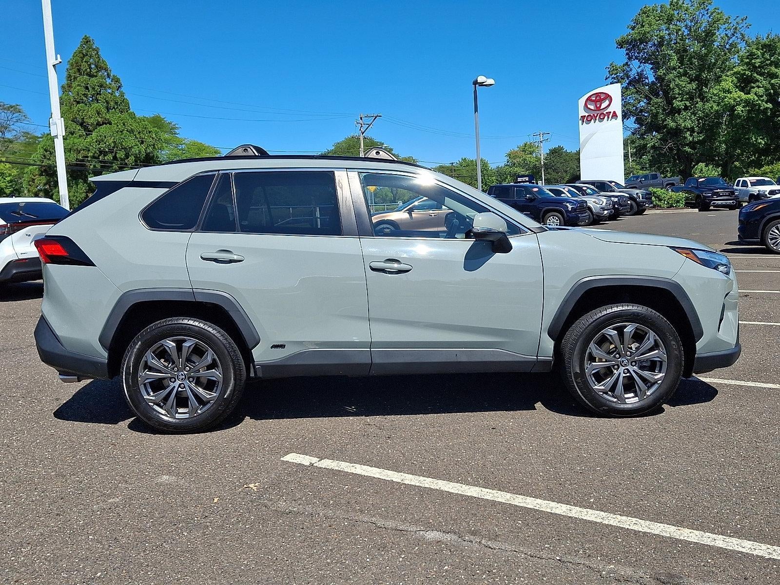 2022 Toyota RAV4 Hybrid XLE Premium AWD (Natl)