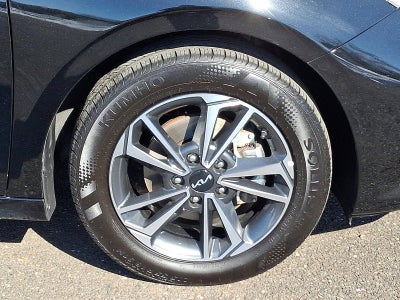 2024 Kia Forte LXS IVT