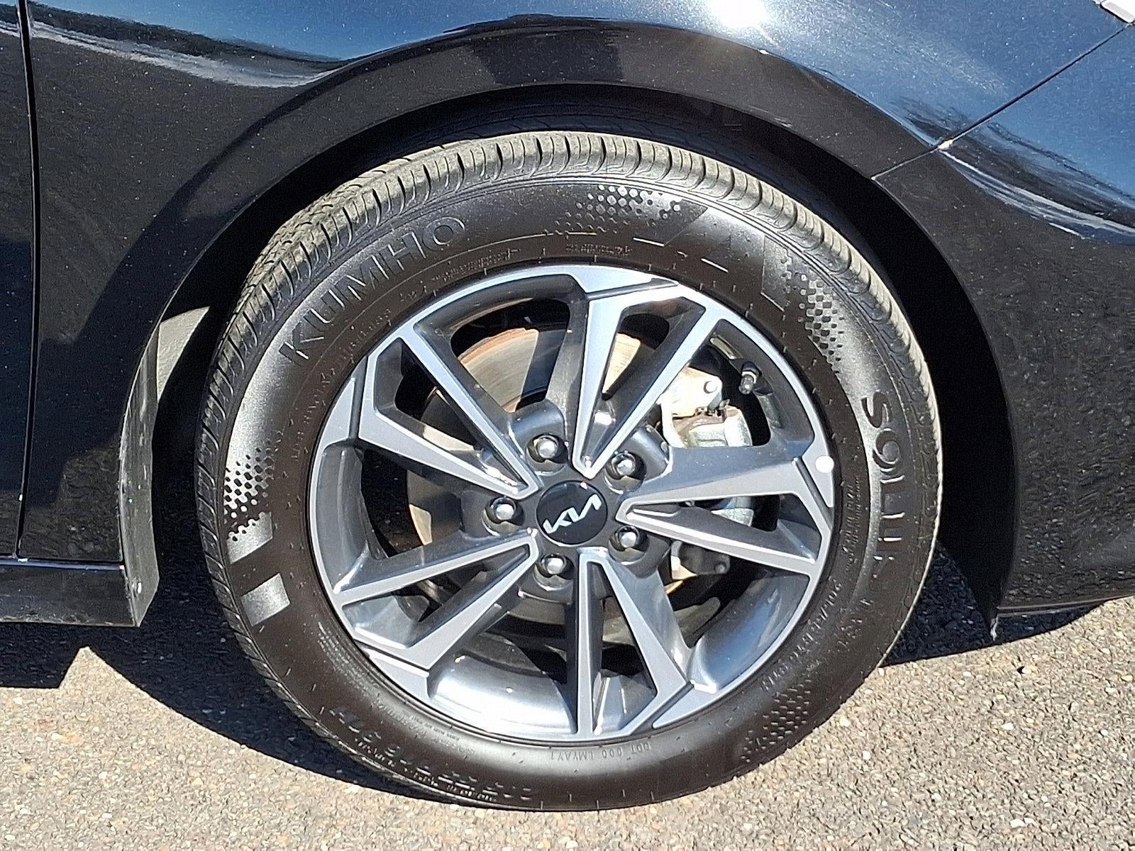 2024 Kia Forte LXS IVT