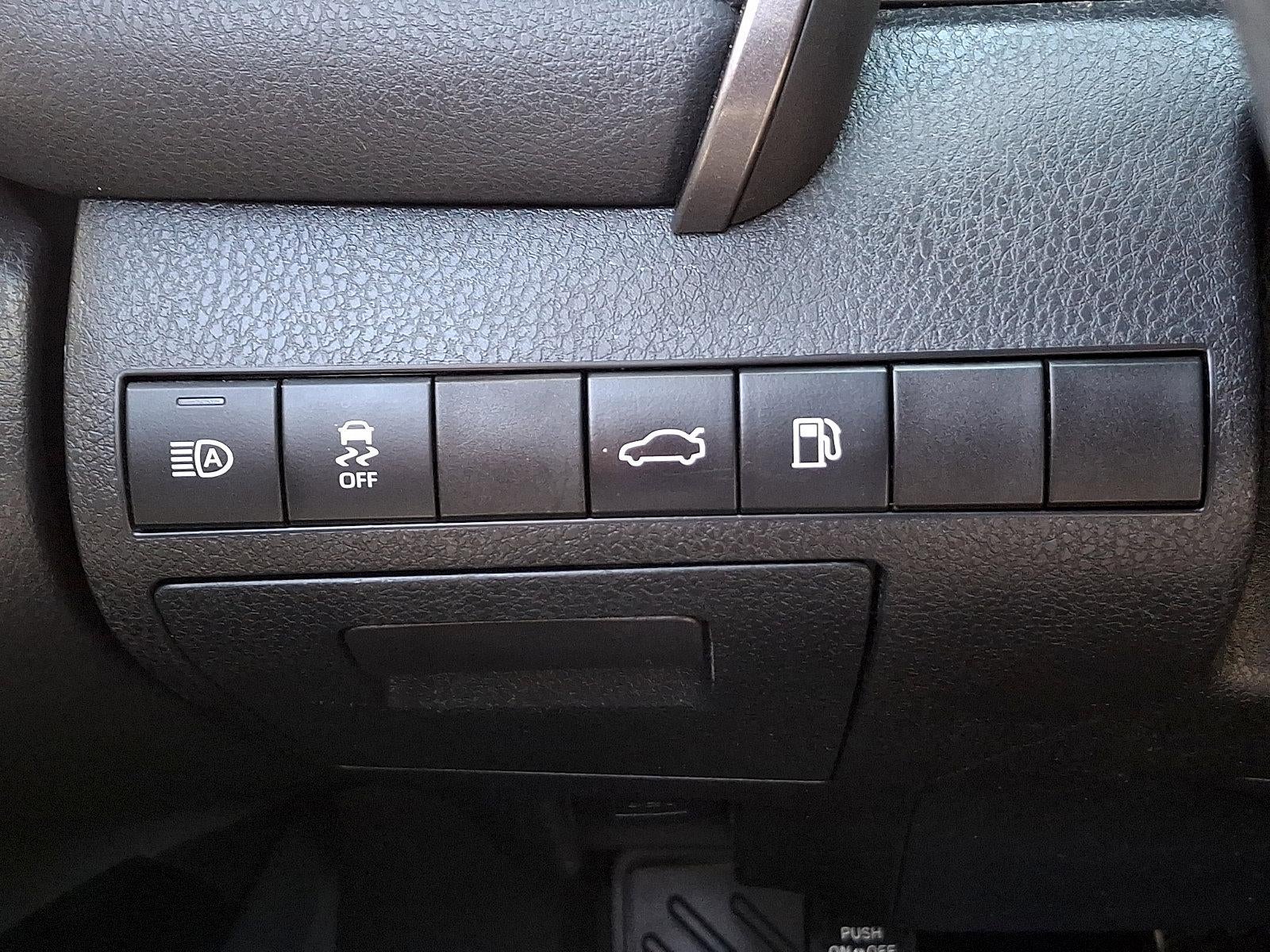 2018 Toyota Camry LE Auto (Natl)