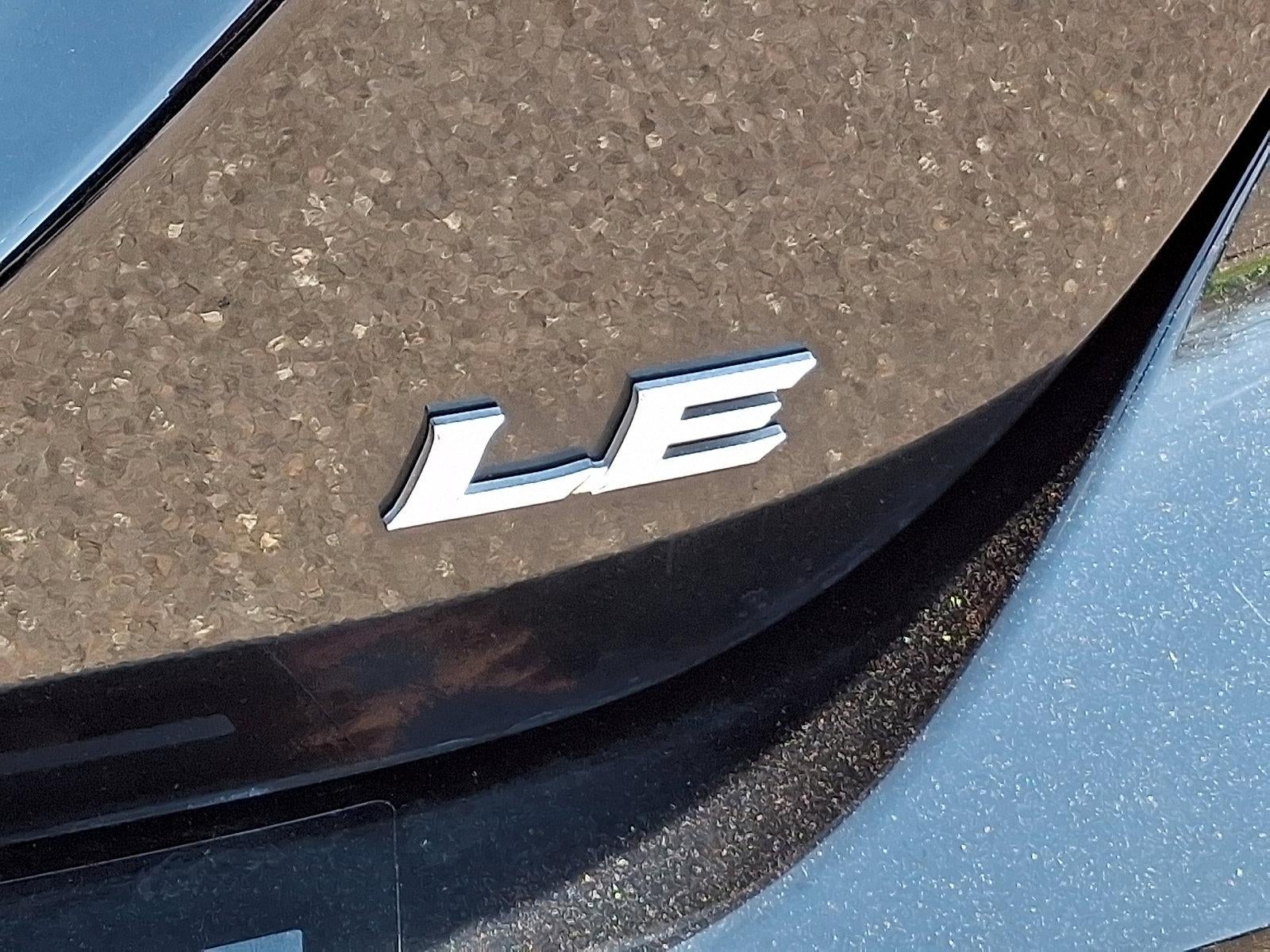 2018 Toyota Camry LE Auto (Natl)