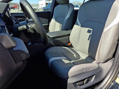 2025 Toyota Camry SE (SE)