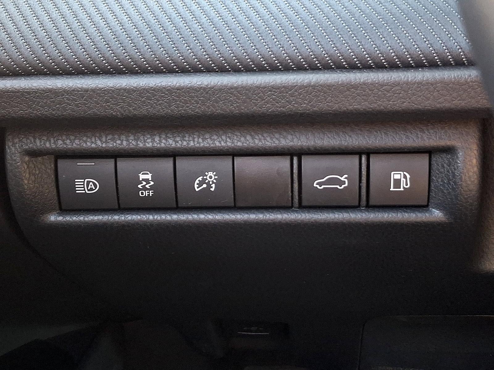 2025 Toyota Camry SE (SE)