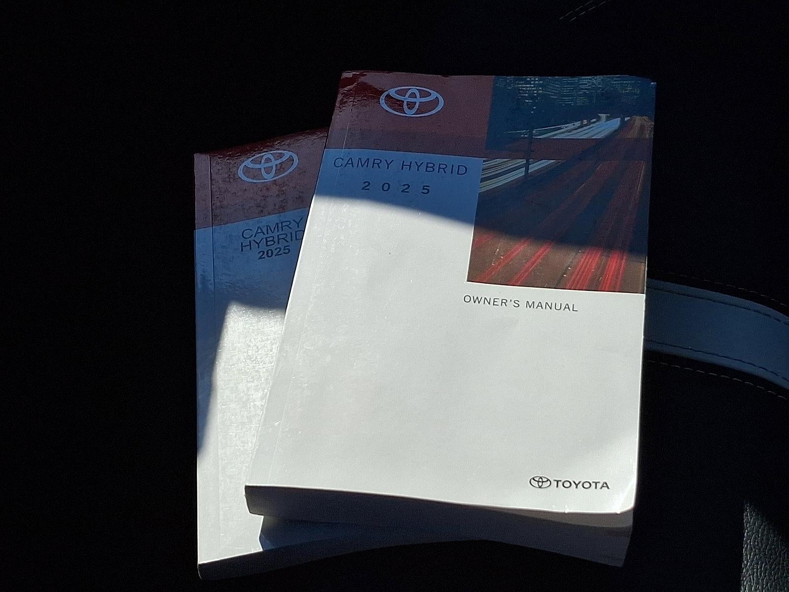 2025 Toyota Camry SE (SE)