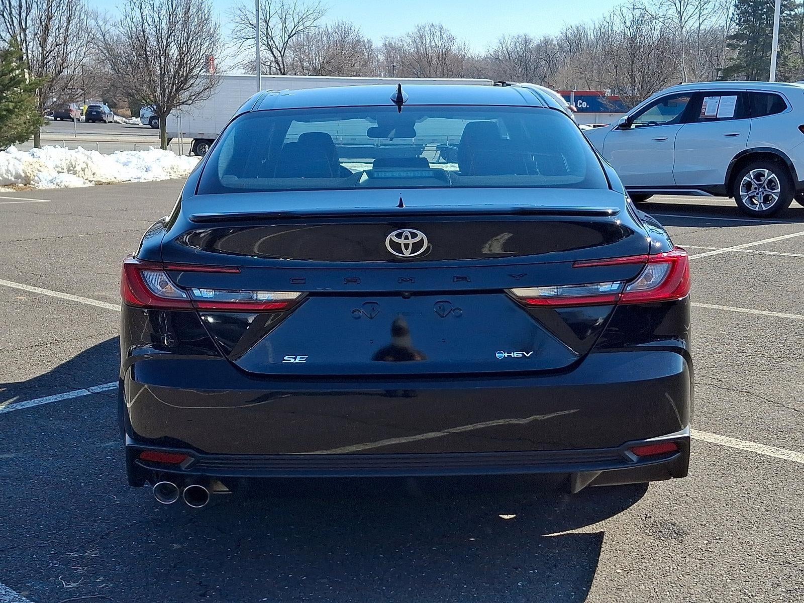 2025 Toyota Camry SE (SE)