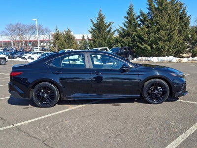 2025 Toyota Camry SE (SE)