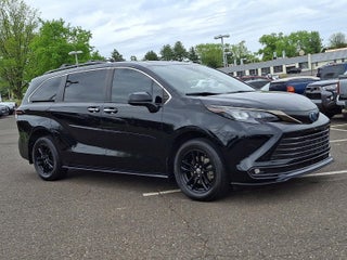 2023 Toyota Sienna Woodland Edition AWD 7-Passenger (Natl)