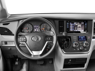 2017 Toyota Sienna LE FWD 8-Passenger (Natl)