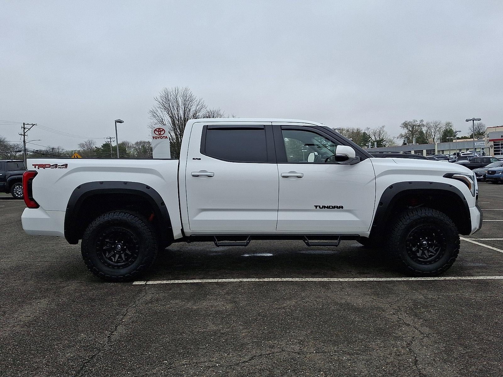 2022 Toyota Tundra 4WD 4WD SR5 CrewMax 5.5' Bed (SE)