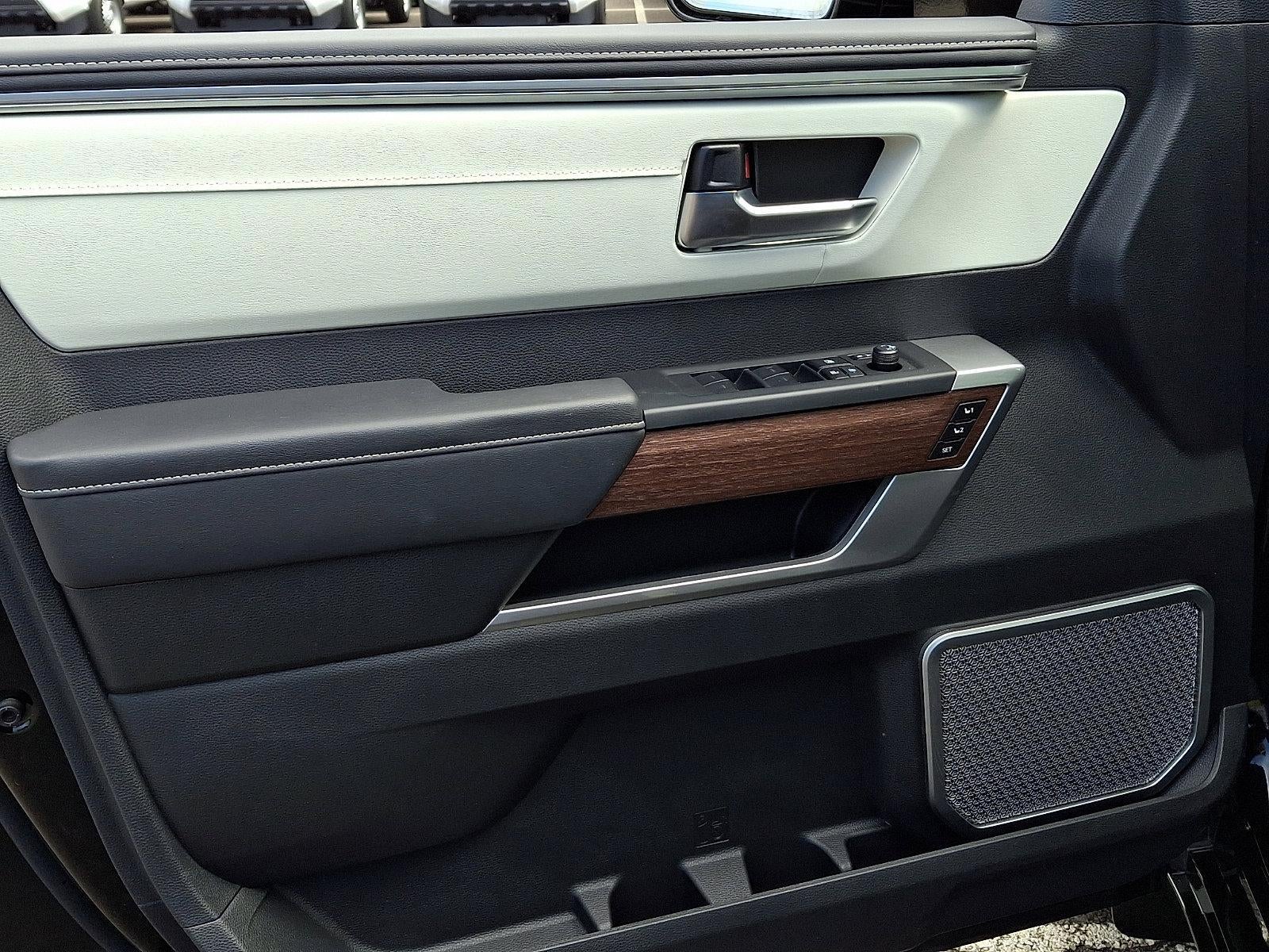 2025 Toyota Sequoia Capstone 4WD (Natl)