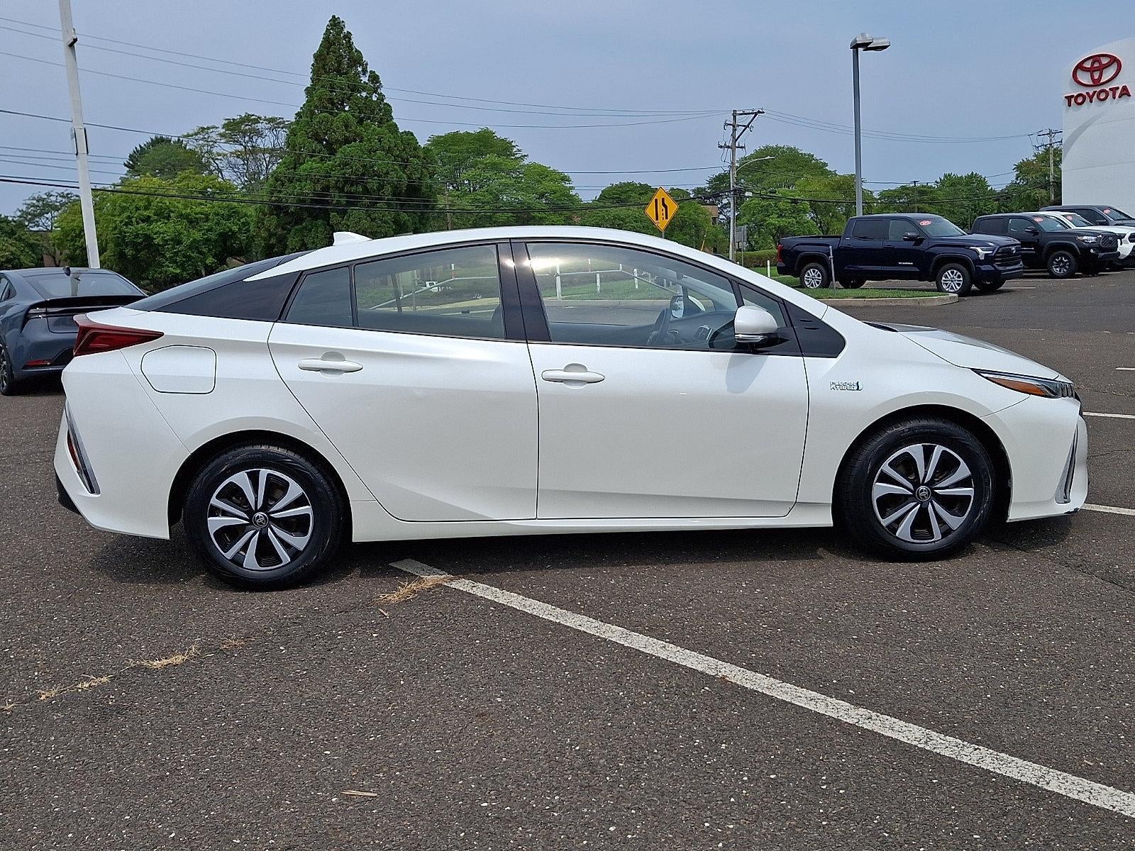 2017 Toyota Prius Prime Plus (Natl)