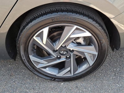 2025 Hyundai ELANTRA SEL Sport IVT