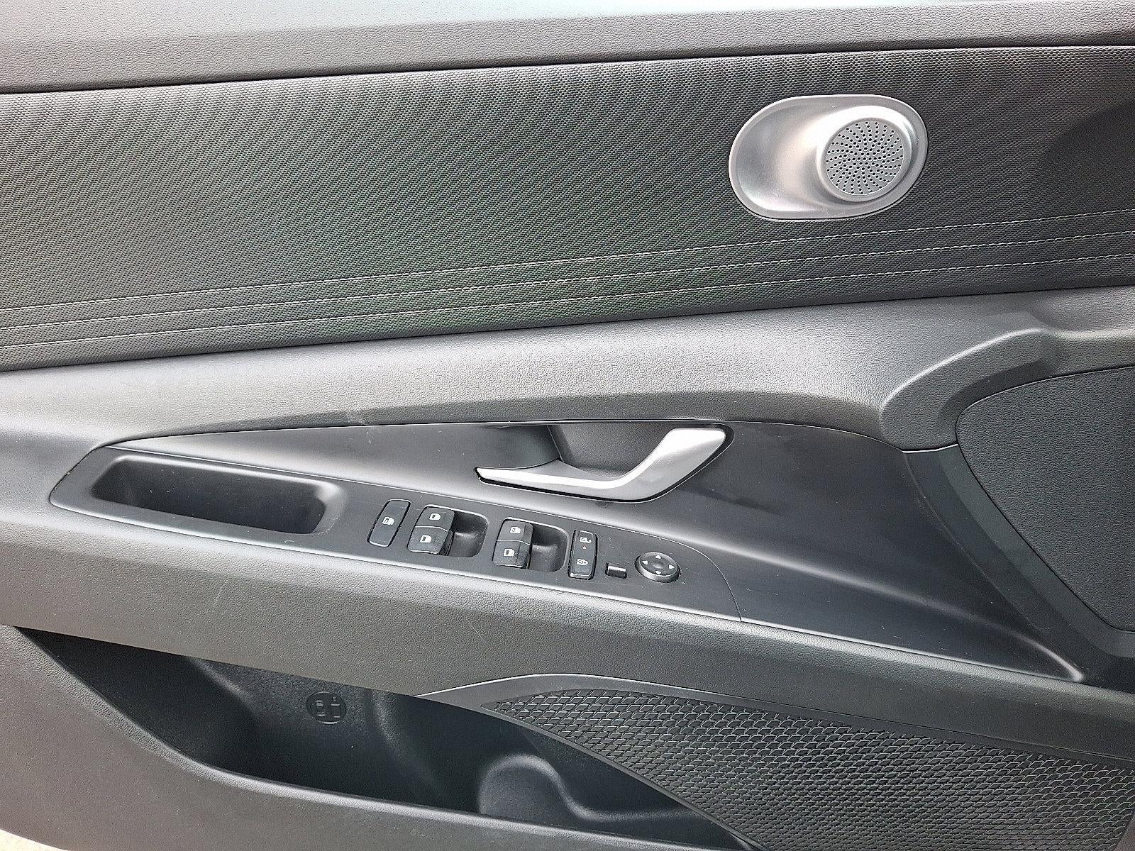 2024 Hyundai ELANTRA SEL IVT