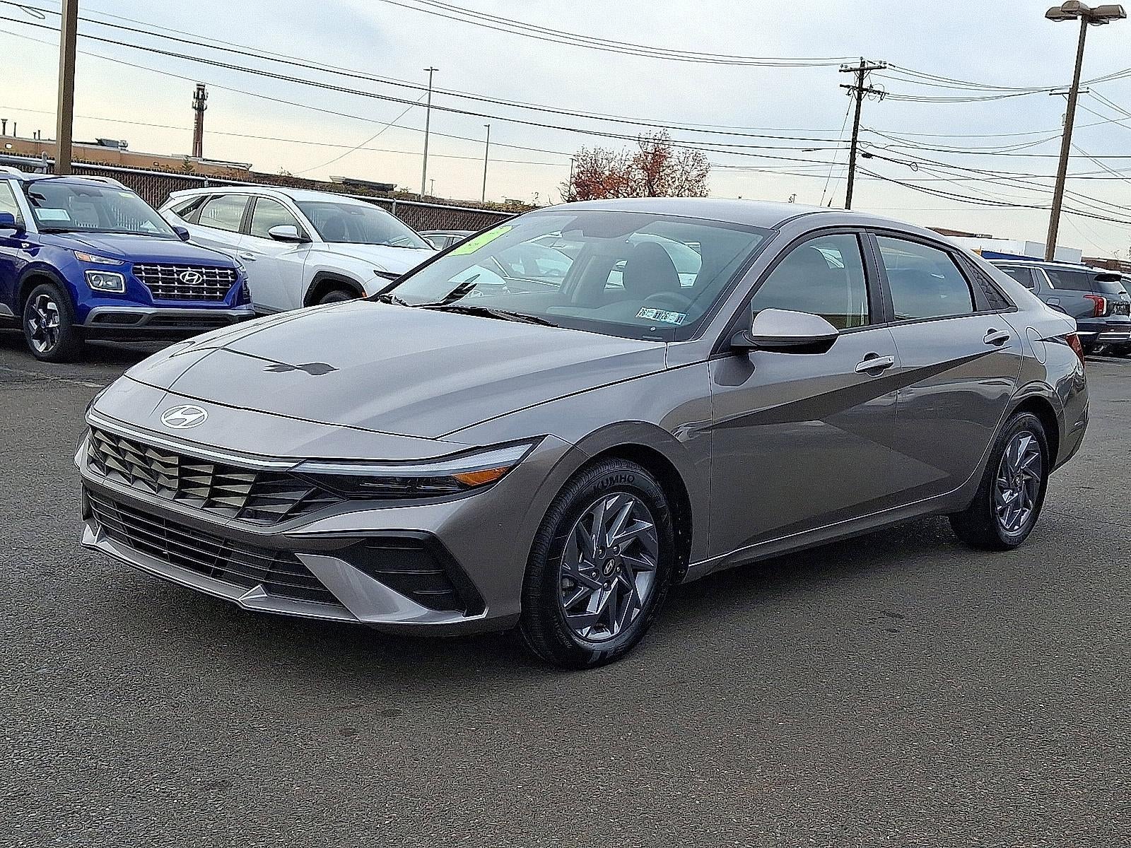 2024 Hyundai ELANTRA SEL IVT