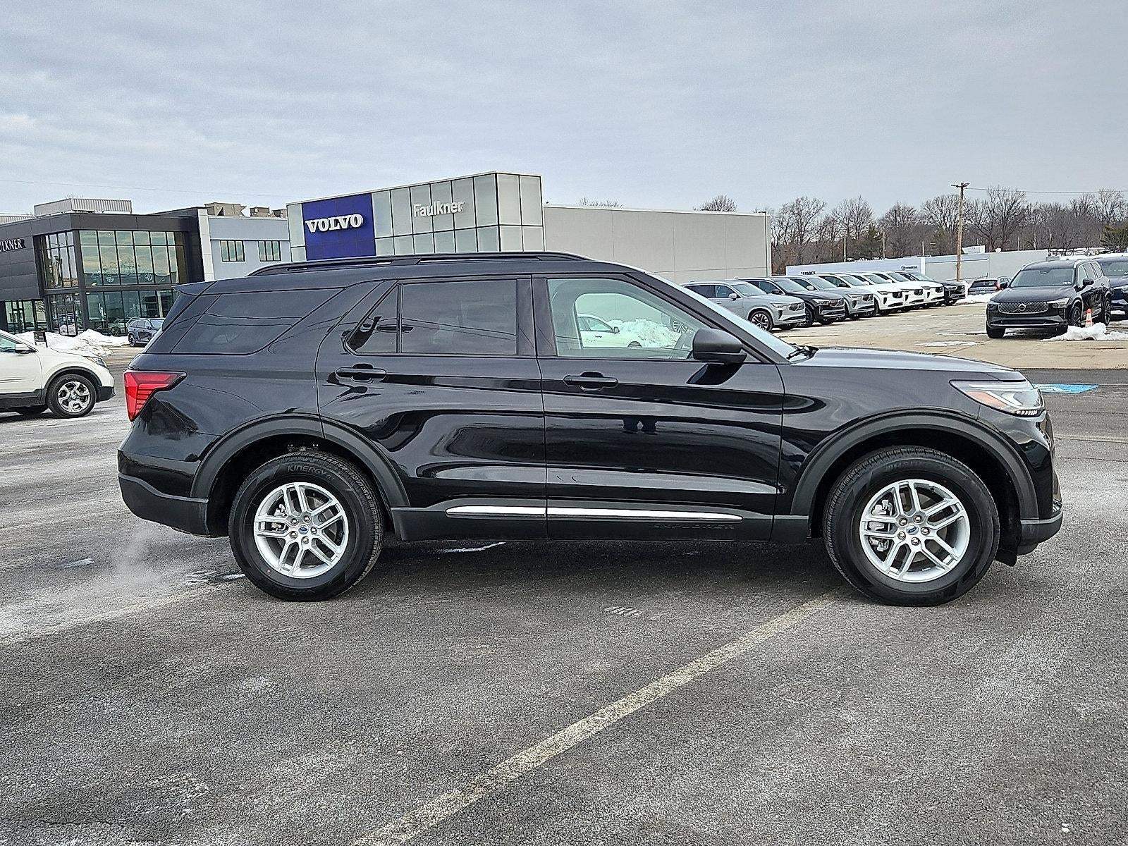 2025 Ford Explorer Active 4WD