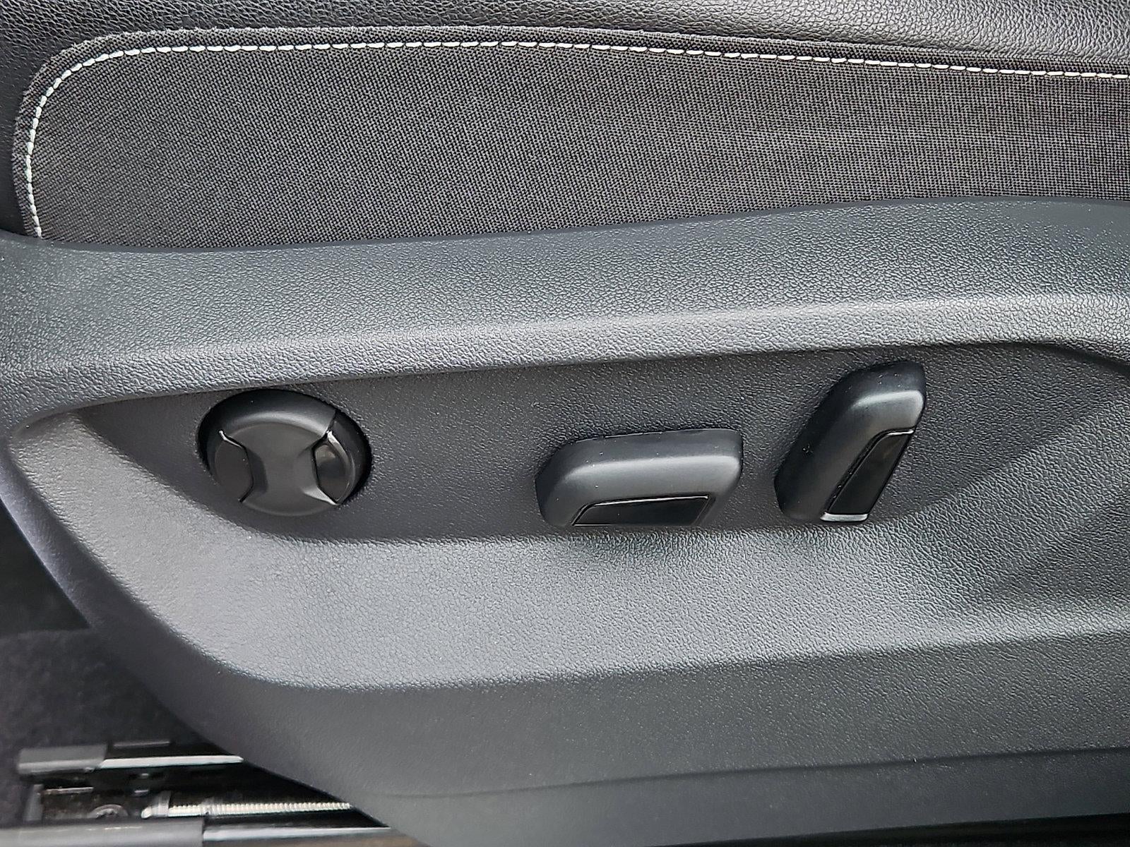 2025 Volkswagen Atlas 2.0T SE w/Technology 4MOTION