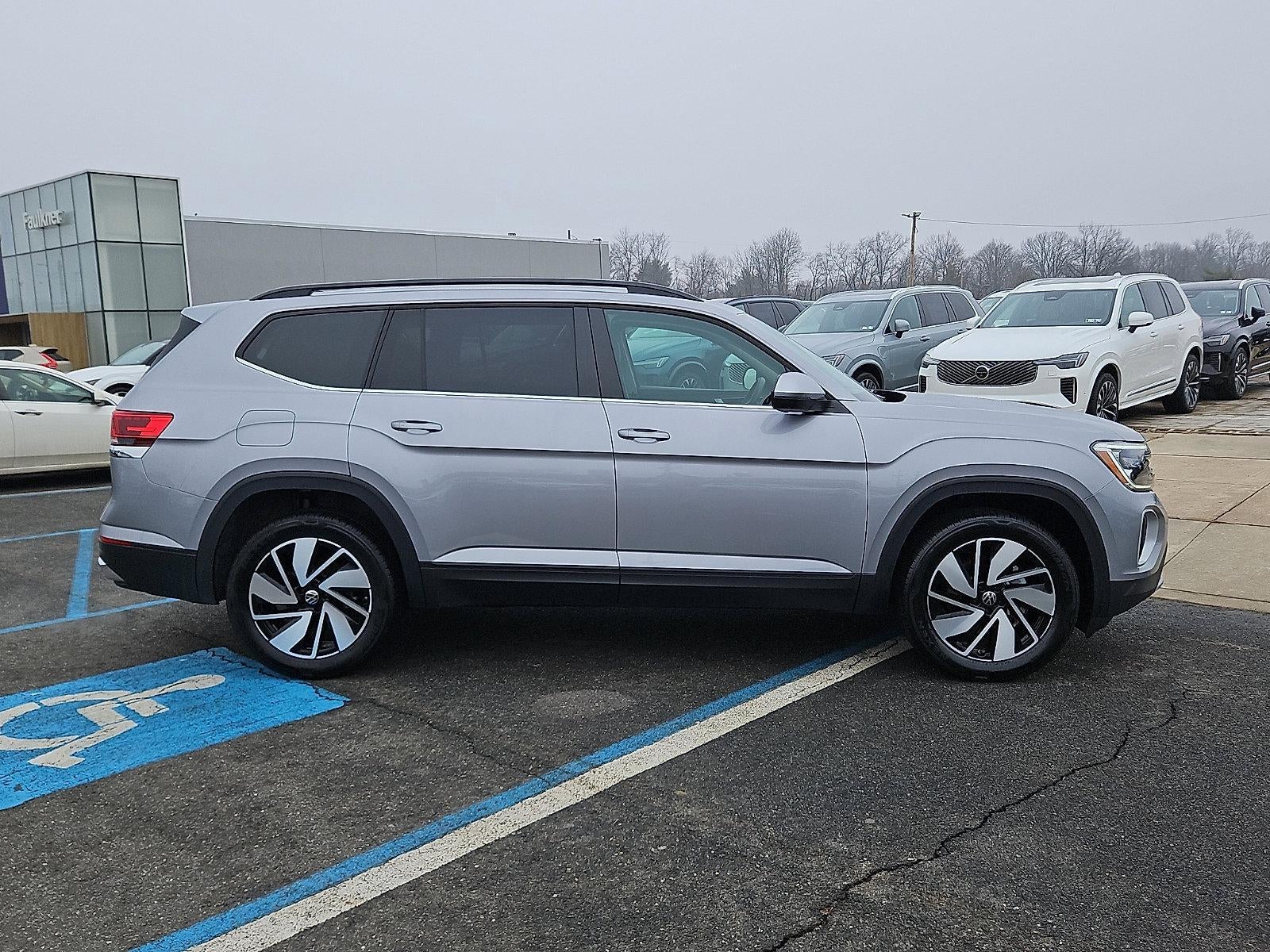 2025 Volkswagen Atlas 2.0T SE w/Technology 4MOTION