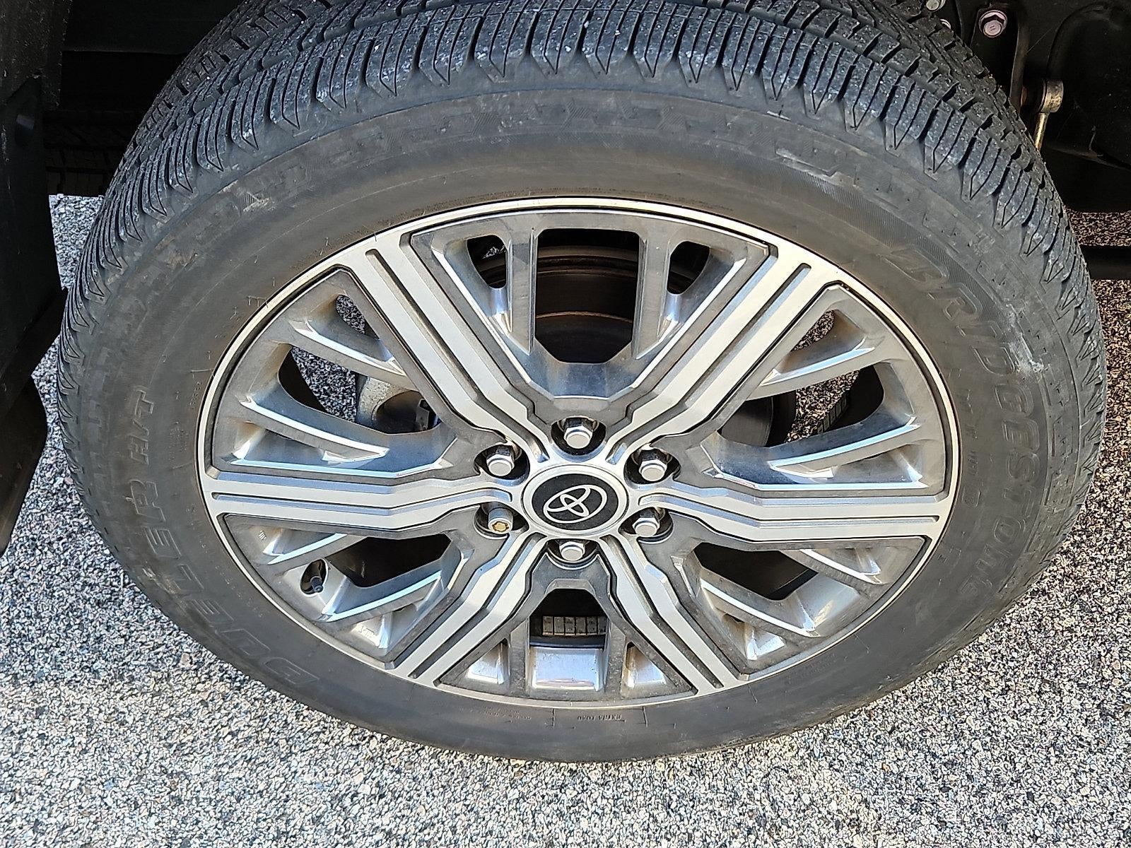 2024 Toyota Sequoia SR5 4WD (SE)