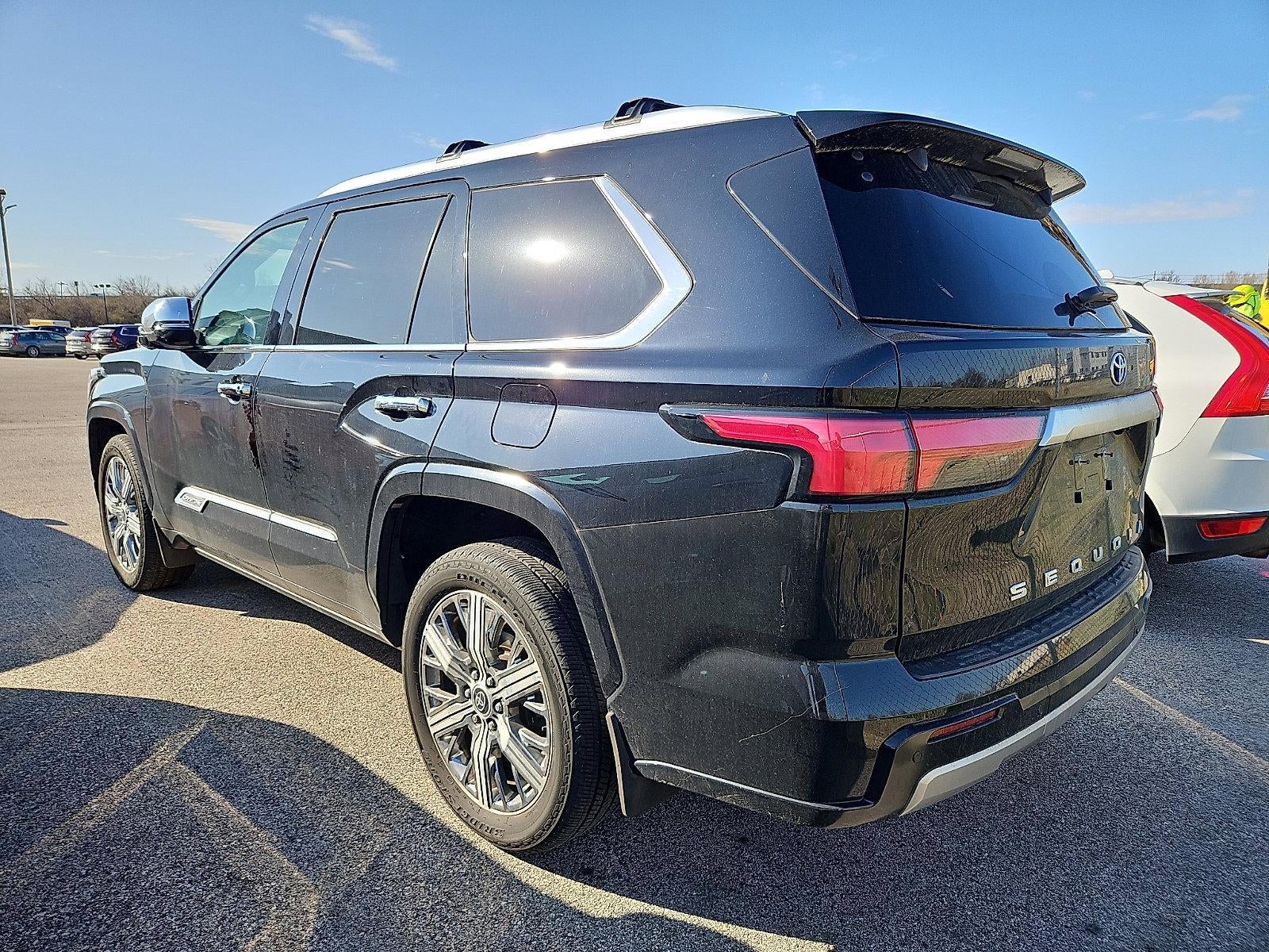 2024 Toyota Sequoia SR5 4WD (SE)